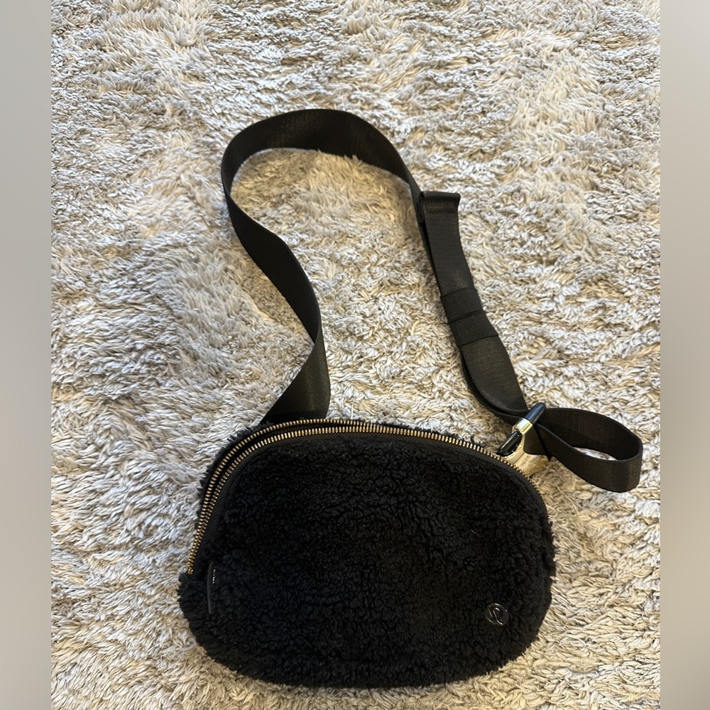 Fuzzy Lululemon everywhere belt bag black